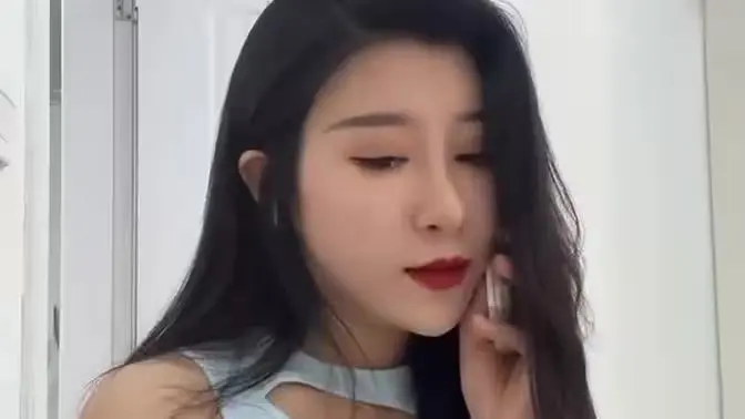 《神豪崛起2003》：草根逆袭的爽文影像，带你重温财富自由的快感！